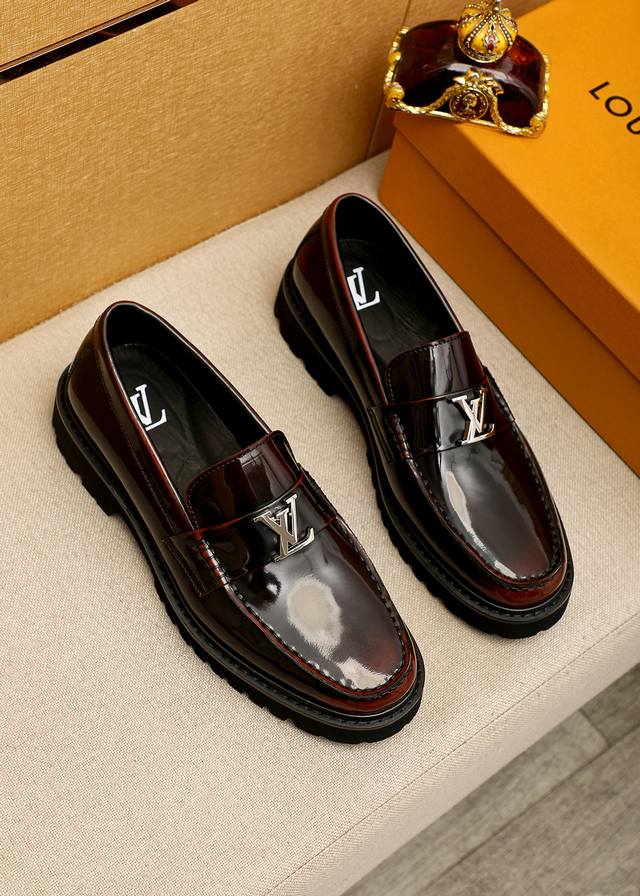 商品商标：Louis Vuitton 路易威登 休闲皮鞋 DDD 正码码数: 39-44 38.45.46订制 DDD 商品材料：精选 进口头层开边珠牛皮鞋面+