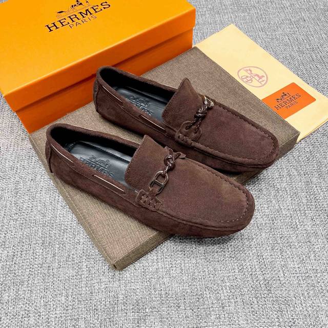 实价， 全纯牛里 高端豆豆鞋，爱马仕 HermèS 官方新款，意大利名模贵族们爆款，HermèS时尚界的佼佼者，无可超越，适合驾车，休闲，白领，商务男士首选，明
