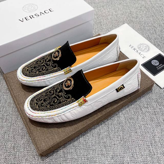 实价 Verace 范思哲官网男士四季休闲高端豆豆鞋，最新元素潮爆全球，官网火爆热卖，原版版本，专柜爆款，鞋面意大利进口原版头层牛皮性感美灶莎头像刺绣，原版防滑