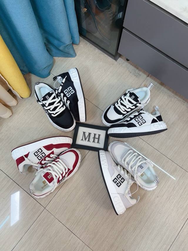 出厂价P Givenchy 纪梵希 高端版本 专柜同步发售鞋面:意大利进口品牌Logo印花布匹 尽显奢华,羊皮内里加上双层组合,脚感舒适,鞋底:原厂特供气垫Tu 出厂价P Givenchy 纪梵希 高端版本 专柜同步发售鞋面:意大利进口品牌Logo印花布匹 尽显奢华,羊皮内里加上双层组合,脚感舒适,鞋底:原厂特供气垫Tu