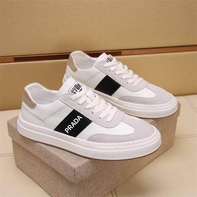 特价 普拉达 白 38 9 39 9 40 9 41 9 42 6 43 2 44 2 DDD