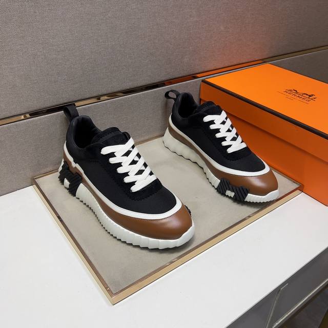 出厂价Pp 爱～ 男士休闲鞋 柜同步发售 码数:38-44# 4个颜色鞋面选用多材质拼接牛皮内里，舒适透气，鞋底：原版舒适耐磨大底，实物拍摄实物更赞 DDD