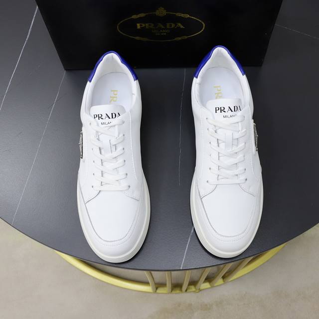 品牌：Prada 普拉达 DDD 标准码：男码38–44 45可定制 DDD 等级： 原单品质 DDD 材料：原版牛皮面 羊皮内里 原版特供大底 DDD 款式类