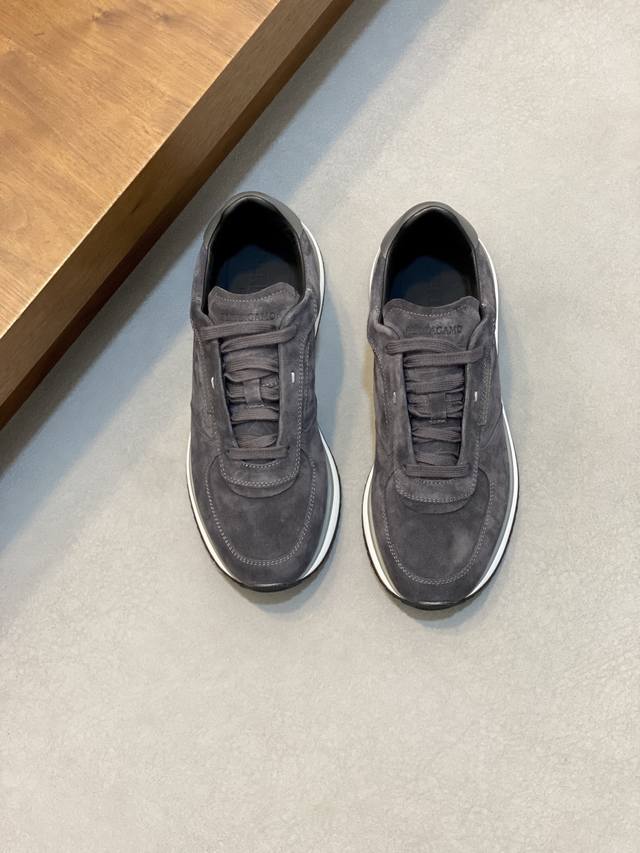 工厂P价 菲拉格慕Ferragam 新款男士休闲运动鞋原版设计。这款鞋采用进口牛皮鞋面，上脚柔软舒适透气 配原盒全套包装！看得见的细节和品质。 DDD Size