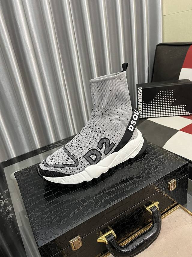 工厂P价P： D2家尖端男士新品运动休闲鞋 专柜同步 人气爆款，潮人必备，羊皮内里透气舒适，鞋底：原厂特供原版底，独家活动成型底超级舒适，原厂跟单货，高品质，可