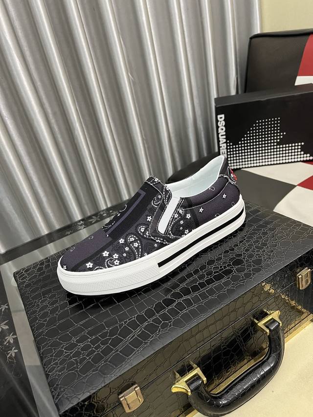 出厂价Pp： D2～ 男士休闲鞋 2025Z柜同步发售 码数:38-46 # 4个颜色鞋面选用多材质拼接真皮内里，舒适透气，鞋底：原版舒适耐磨大底，实物拍摄实物