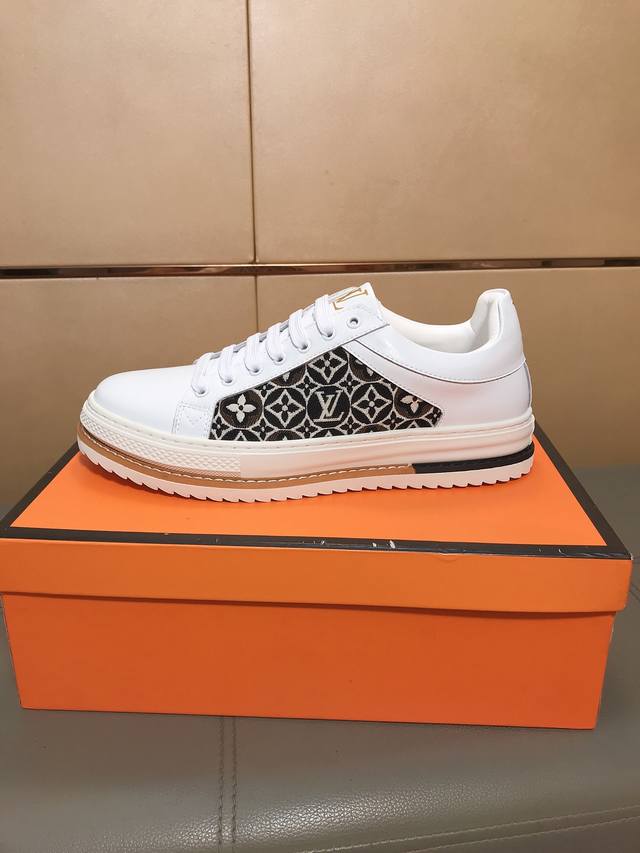 出厂价P 爆款 路易威登 Lv新款韩版休闲男鞋，高端品牌，鞋面采用意大利牛皮拼接印花面料，羊皮垫脚制作，让行走更加便捷舒适！惊世之作 ！打造时尚个性衬托你的与众