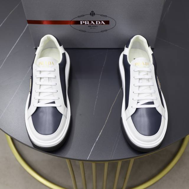 出厂价Pp： 顶级原单 DDD 品牌：Prada 普拉达 DDD 标准码：男码38 44 45可以定做 DDD 等级：官网同款 DDD 材料：原版牛皮拼接进口