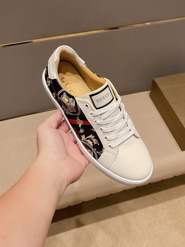 实价 ， Gucci 古奇官网原版新款高端商务休闲驾车休闲鞋鞋，意大利名模贵族们爆款，时尚界的佼佼者，无可超越，明星同款，鞋面采用进口原版反绒头层牛皮+原版牛里