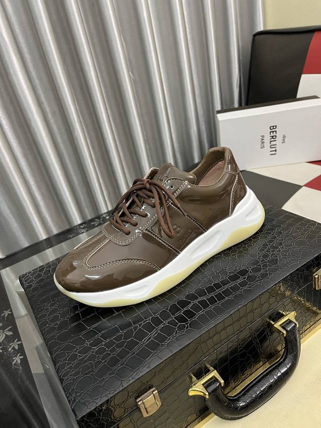 出厂价Pp： Berlui 布鲁缇布鲁提手工擦色休闲皮鞋，进口专用牛皮面擦色效果，配合真皮镭射雕刻图案 尽显奢华工艺 牛皮内里专用模具橡胶大底 鞋面雷射品牌专用