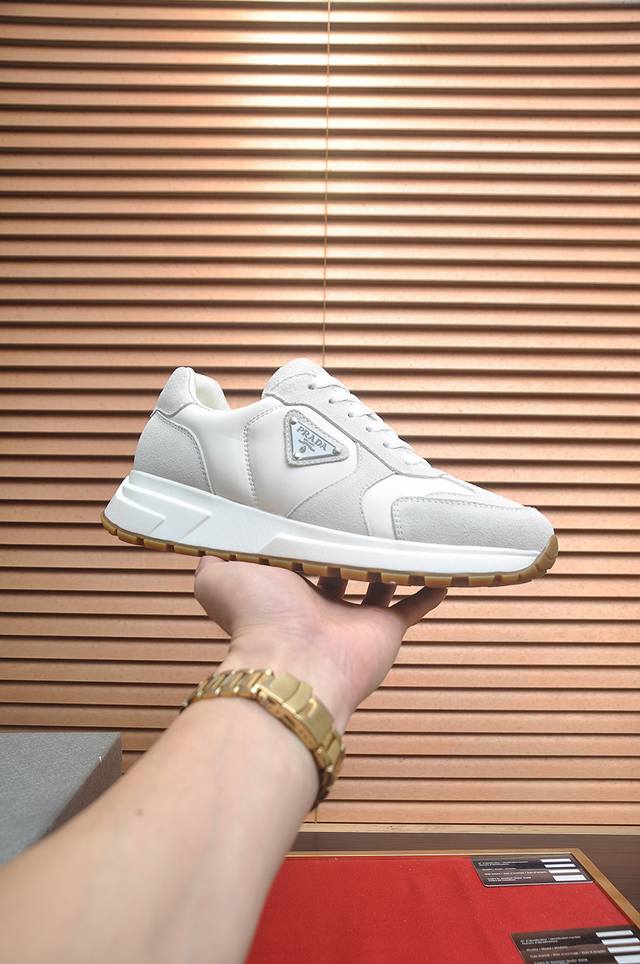 出厂价P 普拉达Prada 顶级原单，当季新款，高品质原单牛货，顶级进口小牛皮拼原版进口滴胶，内里进口牛皮配原版牛皮垫脚，原厂大底！品质保证！码38-45 45