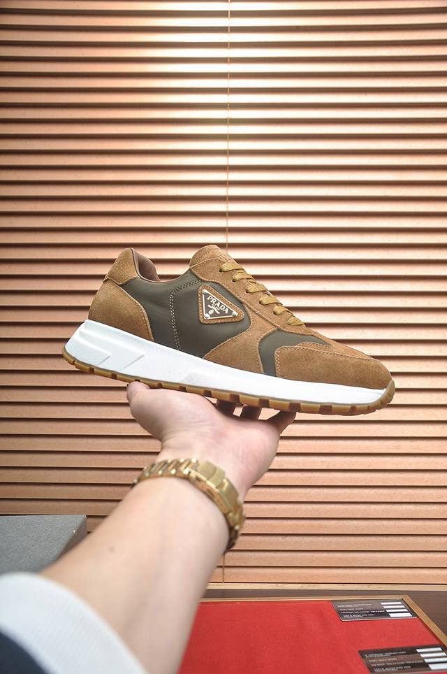 出厂价P 普拉达Prada 顶级原单，当季新款，高品质原单牛货，顶级进口小牛皮拼原版进口滴胶，内里进口牛皮配原版牛皮垫脚，原厂大底！品质保证！码38-45 45