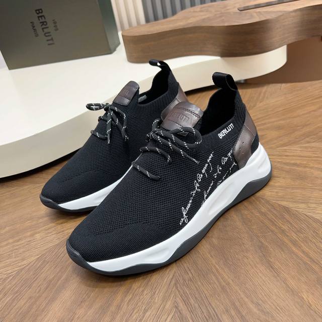 布鲁提 Berlut* Shadow男士运动鞋履 ，这双袜子鞋用轻盈且极富韧性的针织面料，高密度飞织制成，搭配招牌的小牛皮皮胚手工擦色改色工艺，还原Zp双层品牌