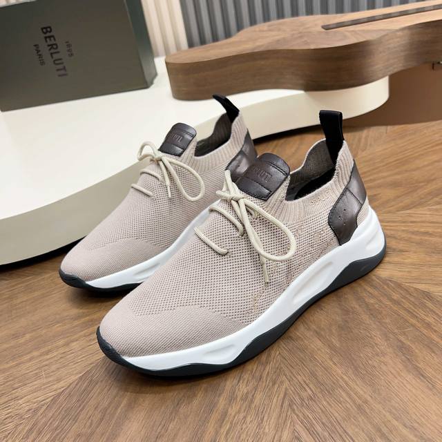 布鲁提 Berlut* Shadow男士运动鞋履 ，这双袜子鞋用轻盈且极富韧性的针织面料，高密度飞织制成，搭配招牌的小牛皮皮胚手工擦色改色工艺，还原Zp双层品牌