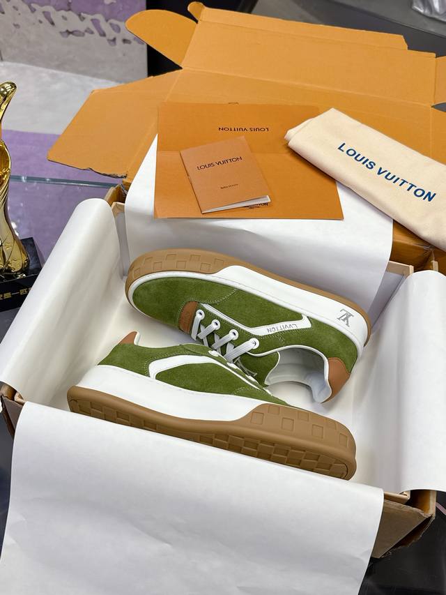 工厂P价P： DDD 顶级版本 Lv-路易威登-经典走秀新款 DDD 空胶工艺 原版1：1开发！！上脚非常舒适 奢侈用料，做工精细，中底印有欧洲制造英文字母 D