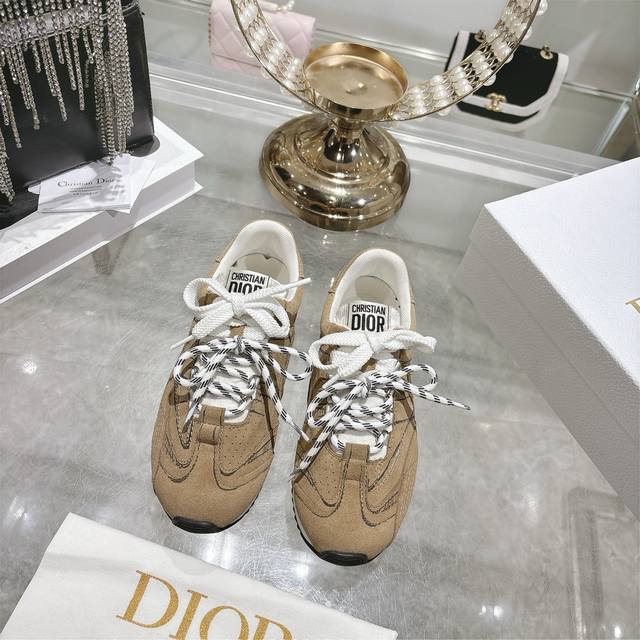 出厂价P DDD Dior 迪奥 26春夏走秀新款 D-Sketch涂鸦运动鞋 明星同款厚底系带休闲跑鞋 Cd字母Logo拼色复古老爹鞋 市面顶级高端版本 DD