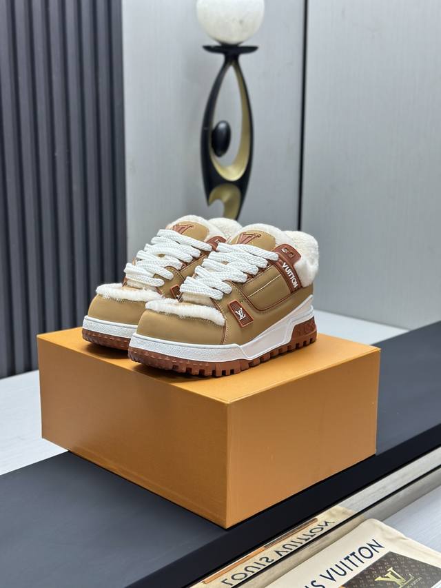 工厂P直销￥ 顶级版本 胖丁 Lv-路易威登-经典走秀新款 DDD 空胶工艺 原版1：1开发复刻！！上脚非常舒适 奢侈用料，做工精细，中底印有欧洲制造英文字母