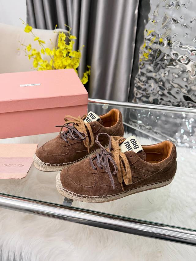 厂价P 顶级版本 DDD 26S-Miu Miu ▏复古德训鞋 DDD 麻绳底渔夫鞋 走秀款 工艺来自Miu Miu系列的细节特写 新季的潮流此刻挚爱的概念，多