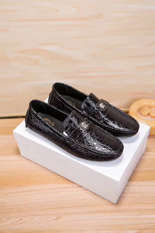 实价 ，品牌范思哲，官网新款， 鞋面采用意大利头层牛皮，吸汗舒适透气牛里，绝对高端...范思哲诞生于15世纪法国宫廷， 在全球都为其投去目光的同时，您不能不为其