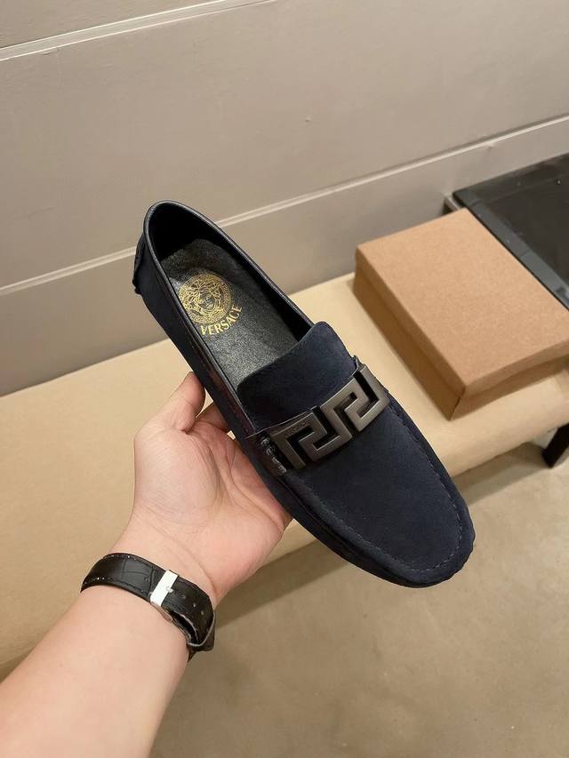 实价 Verace 范思哲官方高品质男士商务休闲豆豆鞋，最新元素潮爆全球，官网火爆热卖，原版版本，专柜一比一，鞋面意大利进口原版头层磨砂牛皮 绝对高端 原版防滑