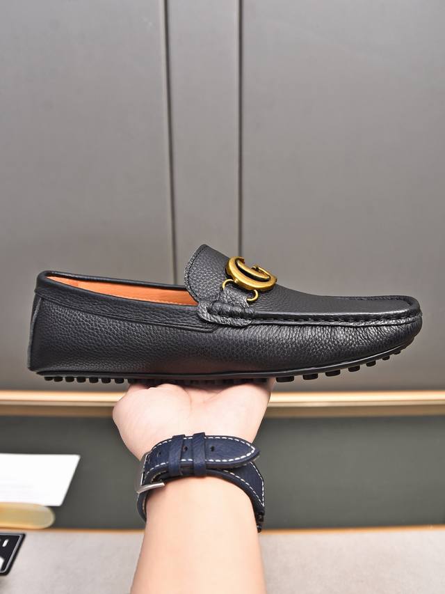 Pp 真皮豆豆鞋-已备大货 实拍全皮爆卖豆豆鞋古驰新款豆豆鞋 魅力十足 奢华风格绅士鞋 面：进口牛头层皮；内里春季吸汗皮里 。大底品牌大底，底部套楦车线永不脱胶