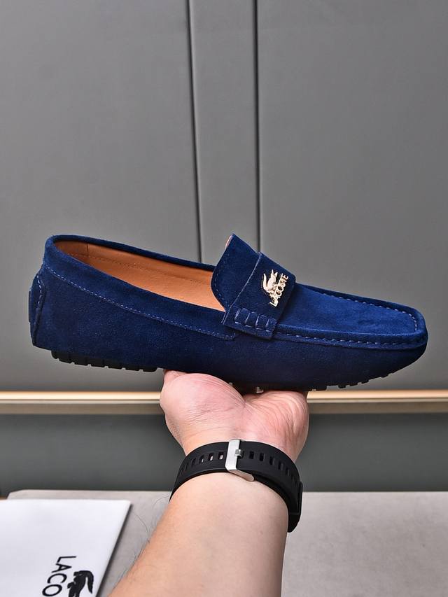 真皮豆豆鞋-已备大货 实拍全皮爆卖豆豆鞋鳄鱼新款豆豆鞋魅力十足 奢华风格绅士鞋 面：进口牛头层皮；内里春季吸汗皮里 。大底品牌大底，底部套楦车线永不脱胶； 搭上