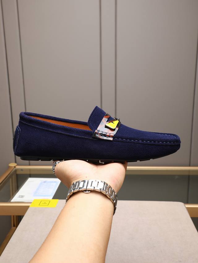 Fendi 席转全球的芬迪F家小怪兽大步来袭，最新配色，驾车套脚懒人鞋前卫百搭时尚男鞋包子鞋豆豆鞋 私版开模，1：1复刻..鞋面由头层牛皮制造，头层猪皮内里..