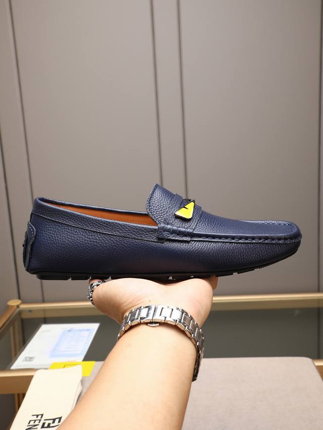 Fendi 席转全球的芬迪F家小怪兽大步来袭，最新配色，驾车套脚懒人鞋前卫百搭时尚男鞋包子鞋豆豆鞋 私版开模，1：1复刻..鞋面由头层牛皮制造，头层猪皮内里..