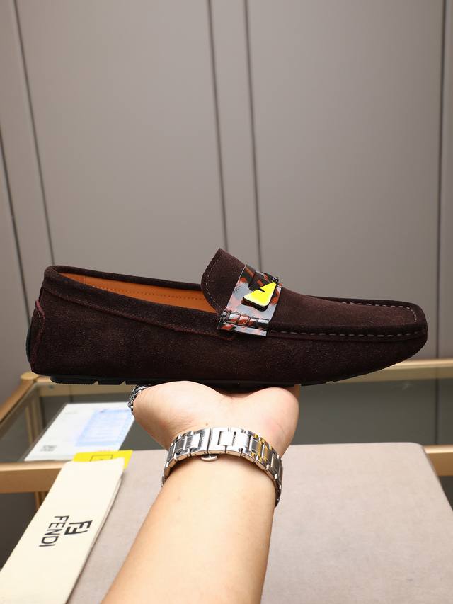 Fendi 席转全球的芬迪F家小怪兽大步来袭，最新配色，驾车套脚懒人鞋前卫百搭时尚男鞋包子鞋豆豆鞋 私版开模，1：1复刻..鞋面由头层牛皮制造，头层猪皮内里..