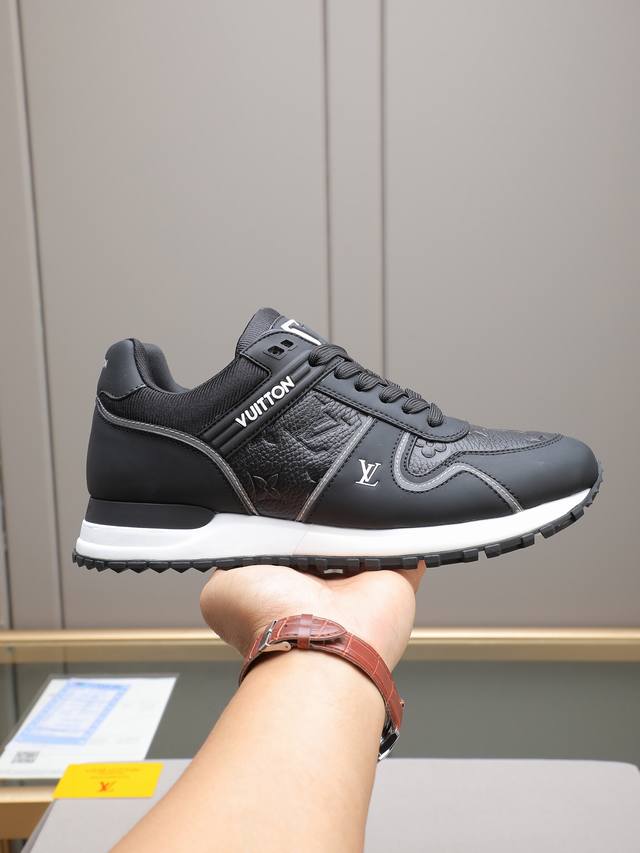 Lv 高品质 顶级工艺品 路易威登，运动板鞋专柜同步，鞋面意大利进口，高品质拼接缤纷色彩复杂工艺品，进口鞋垫柔软舒适，鞋底：原厂特供原版底，Tpu独家活动成型底