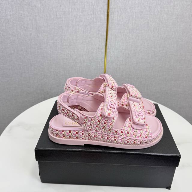 2025春夏最新面料 专柜主推魔术贴沙滩凉鞋新色系列上新 DDD ★★★★★ 众多明星网红上脚，国内外博主刷爆的一个百搭系列，春夏衣橱搭配必备 凉鞋首选. DD