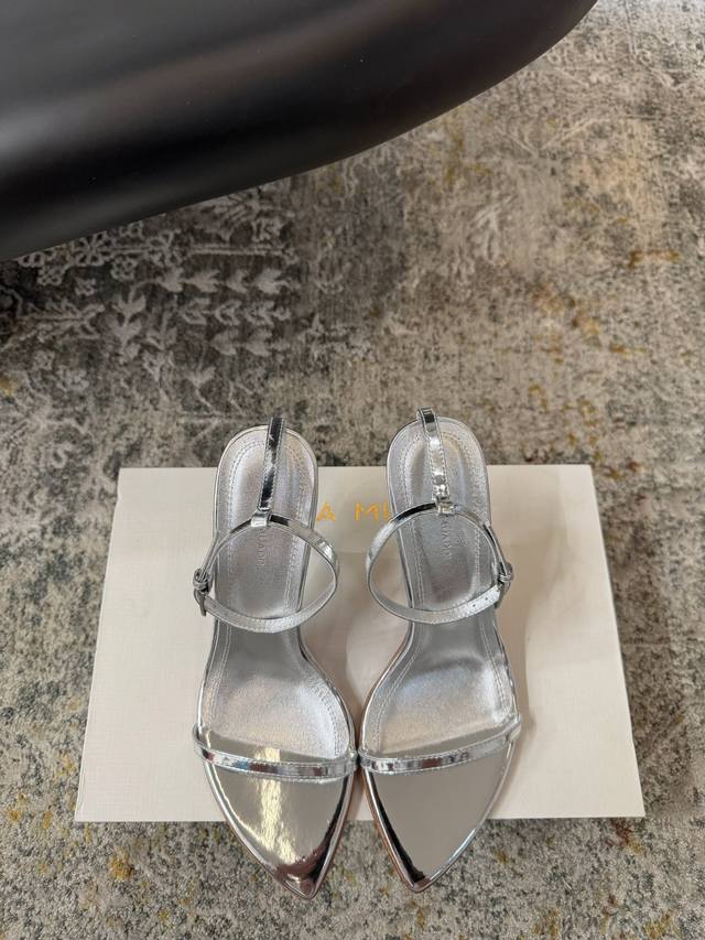 走秀时尚款， DDD ★面料 镜面 DDD 内里 羊皮 DDD 鞋底 牛皮大底 原版注塑 DDD 优雅风格 创造不一样的感觉 DDD 跟高 9.5 Cm 专柜包