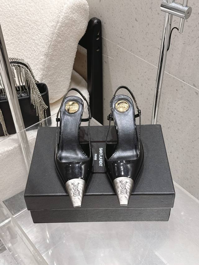 出厂 DDD Saint Lauren* 圣罗兰 26春夏 品牌Logo金属头高跟鞋后空凉鞋 DDD 成为 Ysl的女人怎么离得开一双好穿的 DDD 我经典设计