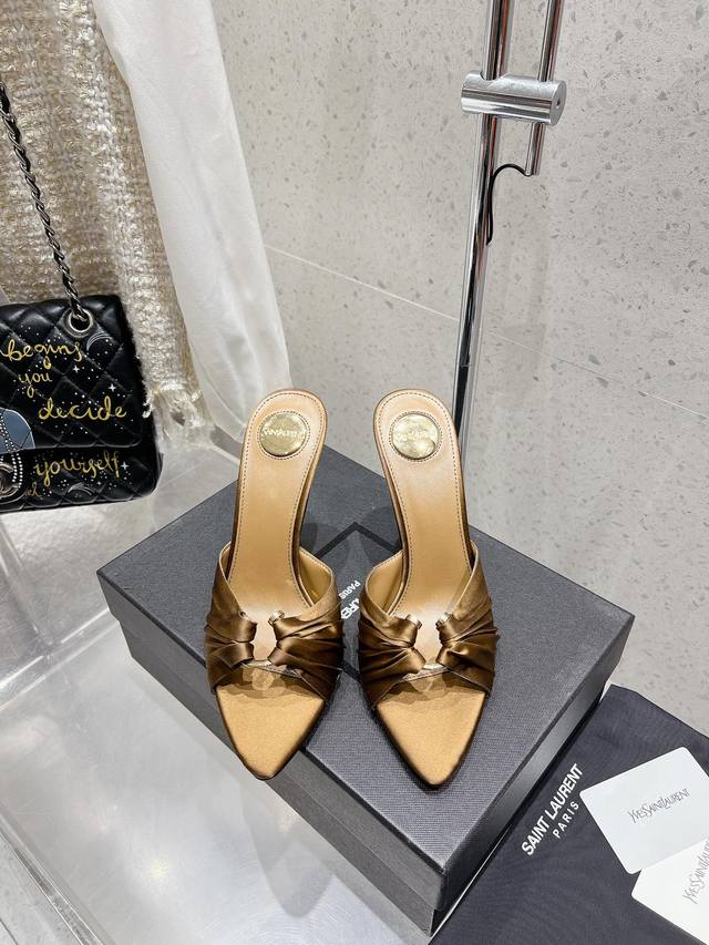 拖鞋 凉鞋 DDD Saint Laurent 圣罗兰 Ysl 新款尖头高跟凉鞋拖鞋 DDD 原版套楦 顶级品质 DDD 鞋面：进口真丝烫钻 DDD 垫脚：进口