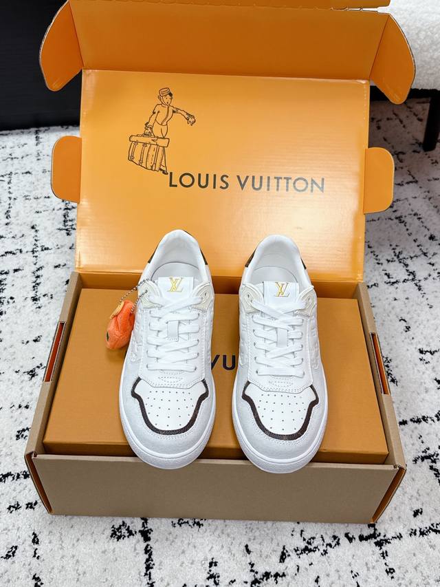 代购级 DDD Louis Vuitton 驴家 26 Ski滑雪系列 板鞋 休闲鞋 DDD 25滑雪系列 毛里 白色皮革+浅蓝牛仔拼接，经典Monogram花