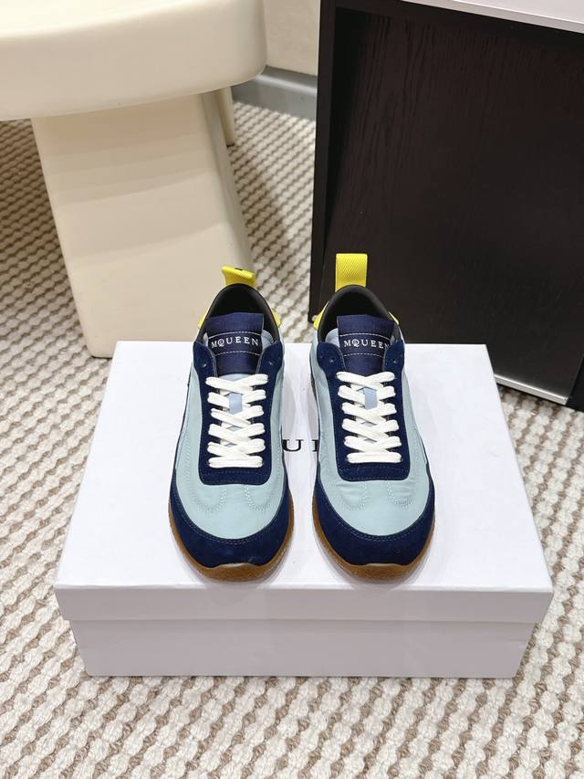 代购级 男10 DDD Alexandermcqueen亚历山大麦昆Ec1 平底 德训鞋 DDD 亚历山大麦昆Ec1德训鞋，奶白皮革+浅灰麂皮拼接，复古阿甘鞋型