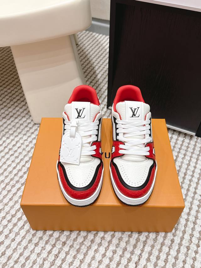 情侣款 男10必备！ DDD Lv代购级新色现货供应！经典驴家全系列！Lvtrainer Pvc 运动鞋, 每个款式配色都很赞！Trainer的脚感真的非常不错