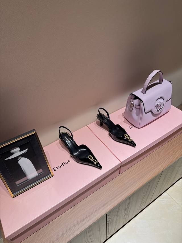 最高版出厂 DDD 被大众遗忘的设计大师 DDD Elsa Schiaparelli艾尔莎 夏帕瑞丽 DDD 香奈儿一生的劲敌，她是常常会被人用‘天才’来形容的