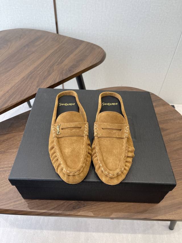 半拖 乐福鞋 DDD Saint Laurent 圣罗兰 25Ss经典乐福半拖小皮鞋 乐福鞋 DDD 超级超级无敌火爆的一个款这款我们家每个版面的五金扣都要开模