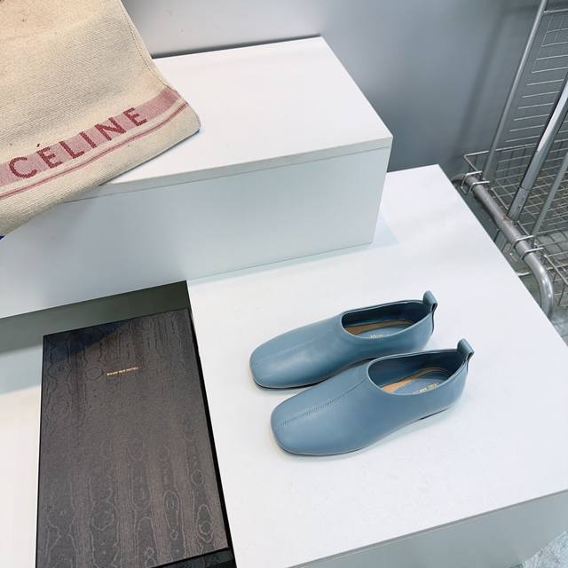 高品质出厂 ！顶级品质Dries Van Noten 26春夏简易平底圆头玛丽珍乐福鞋单鞋！ DDD 极简鞋面设计甜美又显大气，好看也不单调带点复古甜美风随意搭