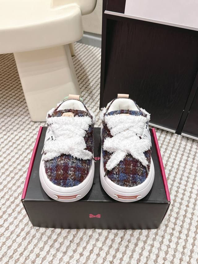 代购级 DDD Smilerepublic 2026春夏新款 费尔岛面包鞋 DDD Smilerepublic费尔岛系列面包鞋，经典开口笑鞋头+毛呢纹理，蓝红棕