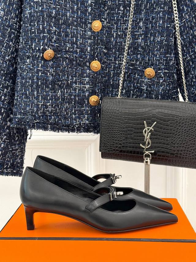 厂价 DDD Hermer 爱马仕经典小猫跟Kelly扣 DDD 尖头玛丽珍鞋 DDD 让人一眼就爱上的玛丽珍鞋 DDD Kelly扣酷酷的 高级感满满 DDD