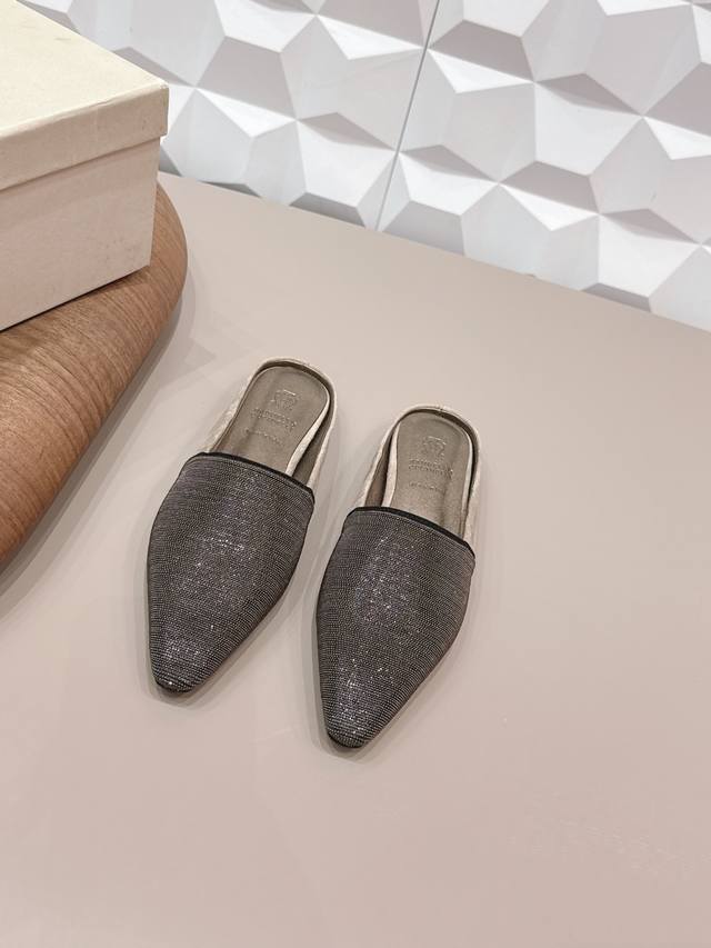 出厂： 独家顶级版 Brunellocucinell* Bc 26Vs早春最新方头单鞋系列 DDD 方头鞋一贯是很有女人味的 优雅 精致不急不缓 是有一种气质的