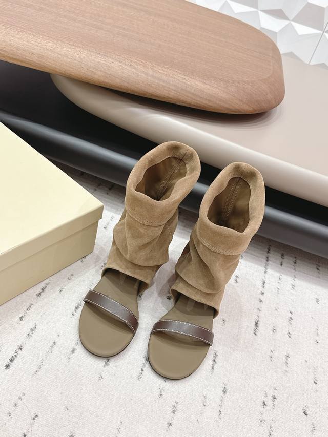 工厂P 独家顶级版本 DDD Unfolio小众26Vs早春新款凉鞋系列 DDD 圆头平底凉靴 DDD 明星同款！刷爆小红书超级软糯糯 DDD 延续经典大头设计