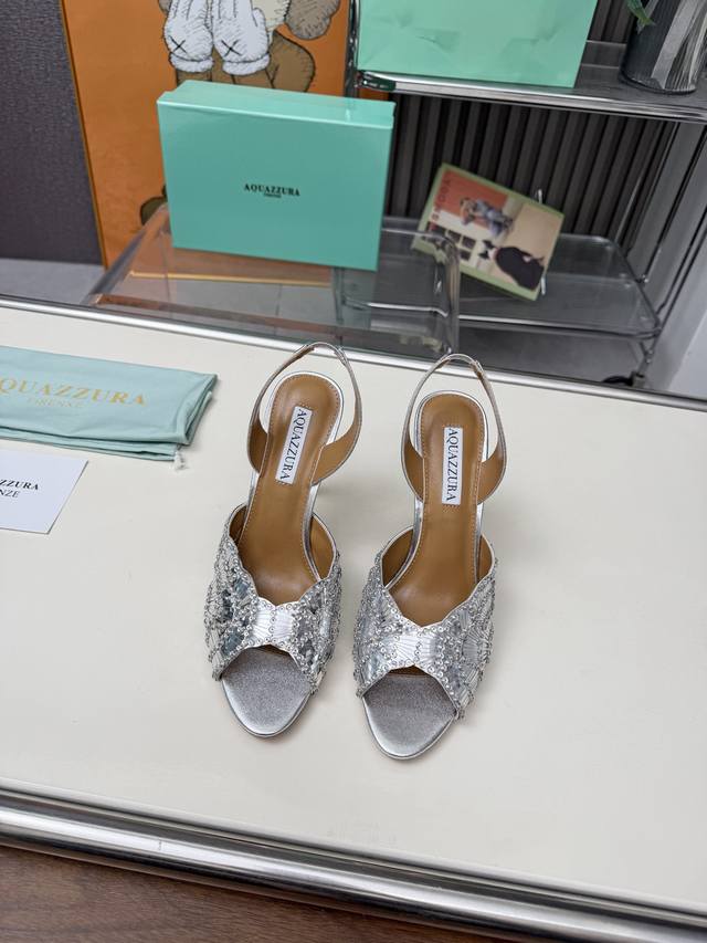P真皮底 Q Aquazzura金菠萝全新水钻高跟鞋！大热水钻蹬上瞬间Gossip Girl的感觉上脚超级有气质 既简洁又时髦 DDD 2025春夏最新款蝴蝶装