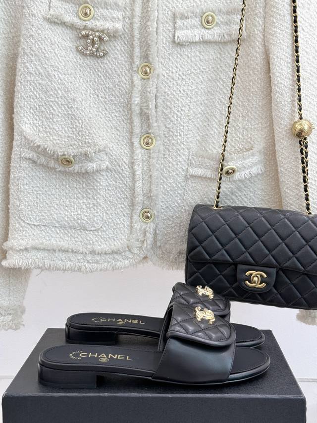 厂价 DDD Chane*｜小香经典春夏翻盖 DDD 书包扣针织拖鞋 DDD 经典永不过时 简约大气 DDD 针织搭配翻盖式书包锁扣设计～ DDD 显瘦百搭～脚