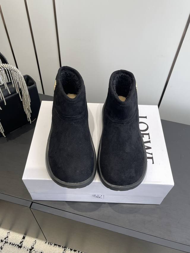 全新鞋子特价清货不退不换先报先得 剩余码数：35 2 36 1 38 2 DDD