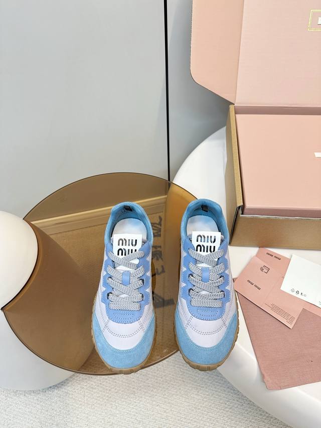 顶级版本 飞机盒套装 DDD Miumiu 26Ss早春新品Tyre轮胎鞋 德训鞋 DDD Miu Miu Tyre轮胎鞋，拼色超百搭，织物+绒面皮革拼接，柔软