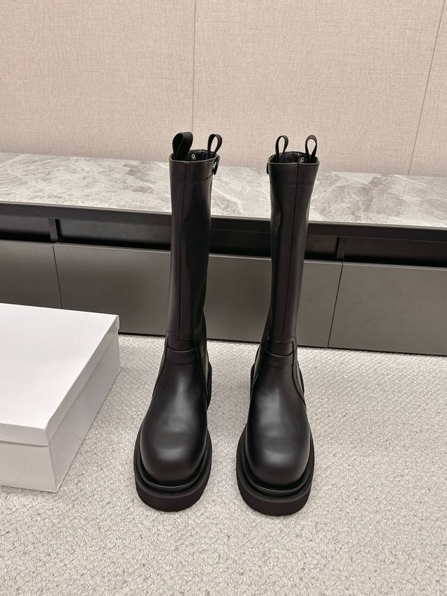 Rick Owens厚底 Ro 欧文斯 口袋 机车靴 系列 DDD 黑色打蜡牛皮 DDD 暗黑系列 高阶风潮 DDD 家族最值得入手的一款单品 质感太绝了 DD