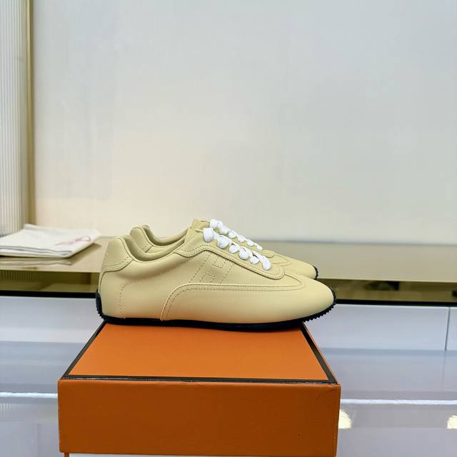 男码+50顶级版本！ DDD Hermes 爱马仕休闲鞋！ DDD H家26Ss春季新款德训鞋板鞋！经楦靴型+英伦复古设计，经典耐看！原版倒模楦型，极致1:1形